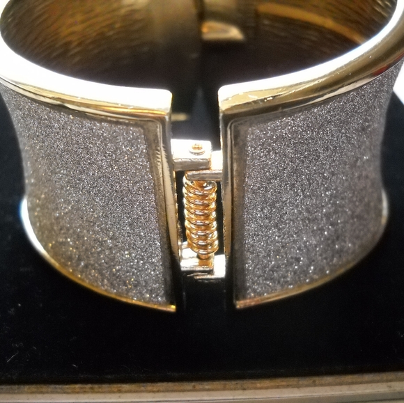 Bracelet - Picture 3 of 3